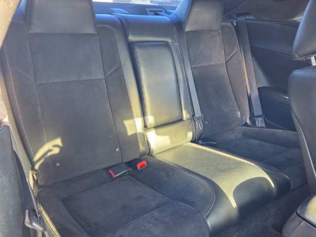Used 2016 Dodge Challenger R/T Scat Pack w/ Leather Interior Group RWD image 12