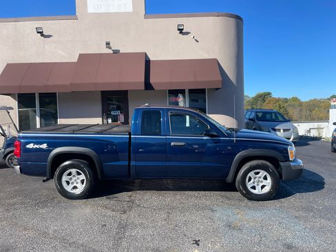 Used 2005 Dodge Dakota SLT image 4