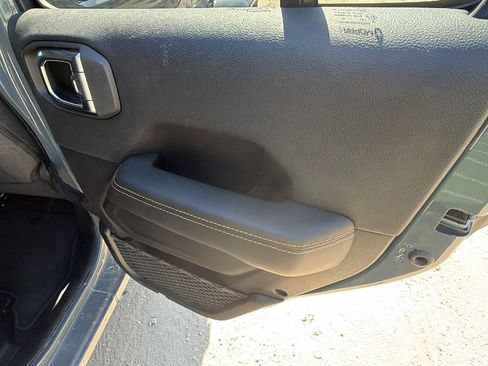 Used 2025 Jeep Wrangler Sahara w/ Safety Group image 19