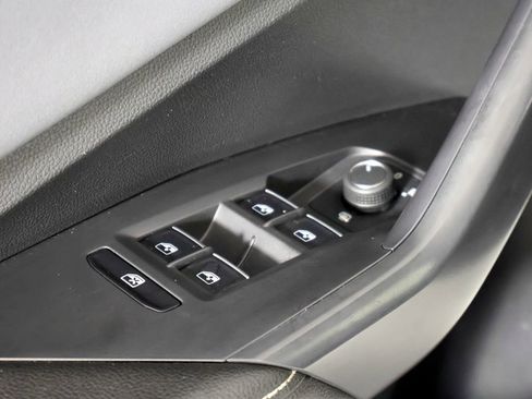 Used 2025 Volkswagen Jetta SE w/ Sunroof Package image 26