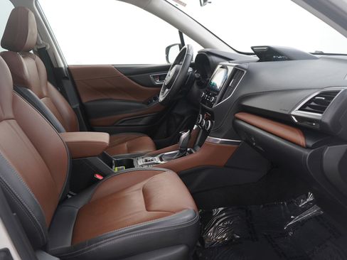 Used 2023 Subaru Forester Touring image 13