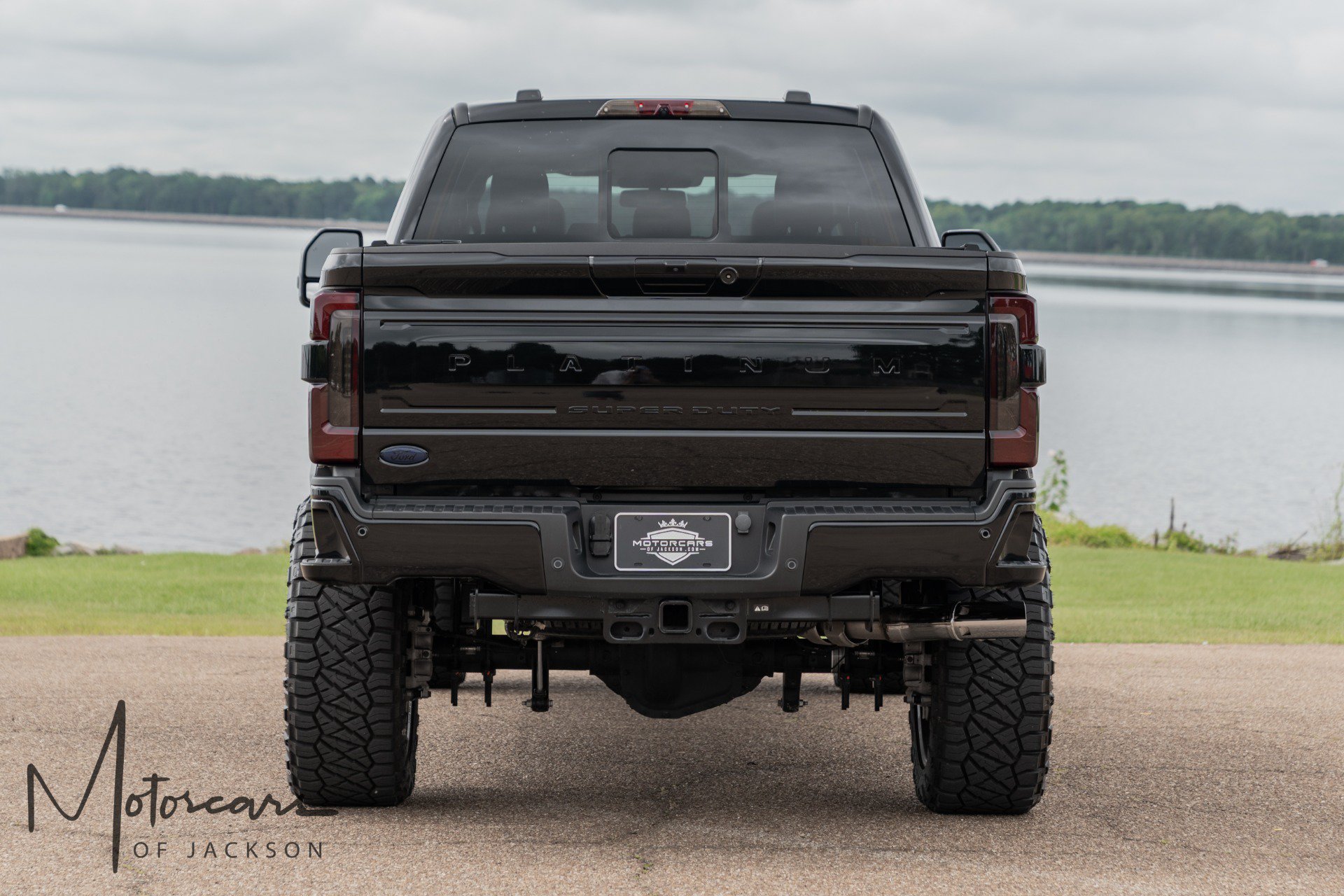 Used 2025 Ford F250 Platinum w/ Platinum Plus Package AWD/4WD image 7