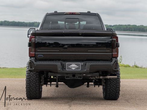 Used 2025 Ford F250 Platinum w/ Platinum Plus Package AWD/4WD image 7