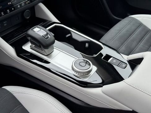 New 2025 Mitsubishi Outlander SE image 15