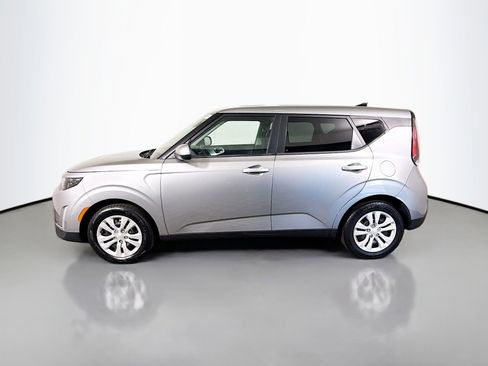 Used 2025 Kia Soul LX w/ LX Technology Package image 6