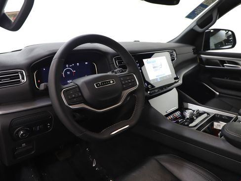 Used 2023 Jeep Wagoneer Series II w/ Convenience Group I image 28