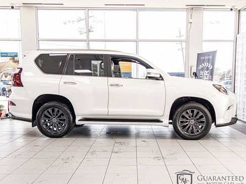 Used 2020 Lexus GX 460 Luxury w/ Luxury Sport Package AWD/4WD image 9