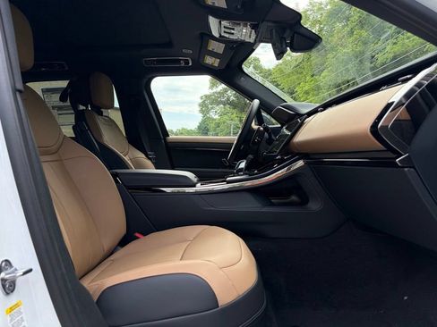 New 2026 Land Rover Range Rover Sport Dynamic SE AWD/4WD image 15