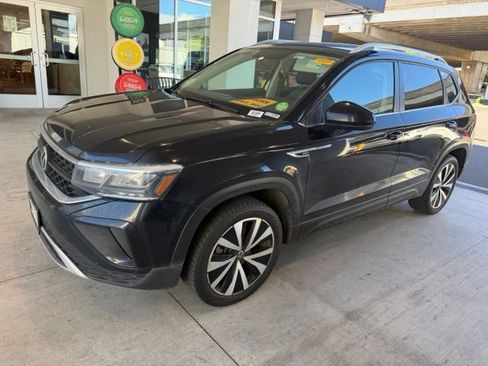 Used 2022 Volkswagen Taos SE FWD image 9