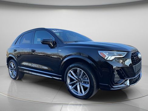 Used 2024 Audi Q3 2.0T Premium w/ Convenience Package AWD/4WD image 9