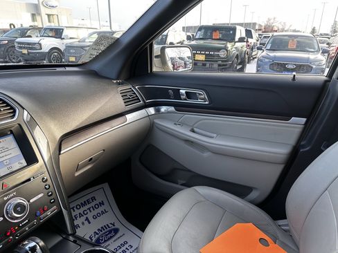 Used 2018 Ford Explorer Limited w/ Equipment Group 301A image 11