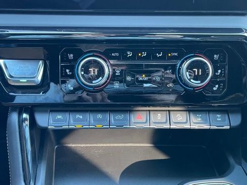 Used 2024 GMC Sierra 1500 AT4X image 16