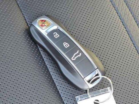 Used 2026 Porsche Cayenne image 42