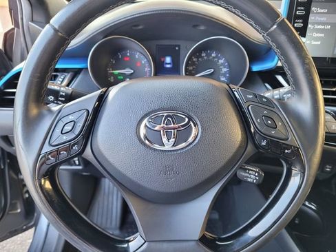 Certified 2019 Toyota C-HR XLE image 28