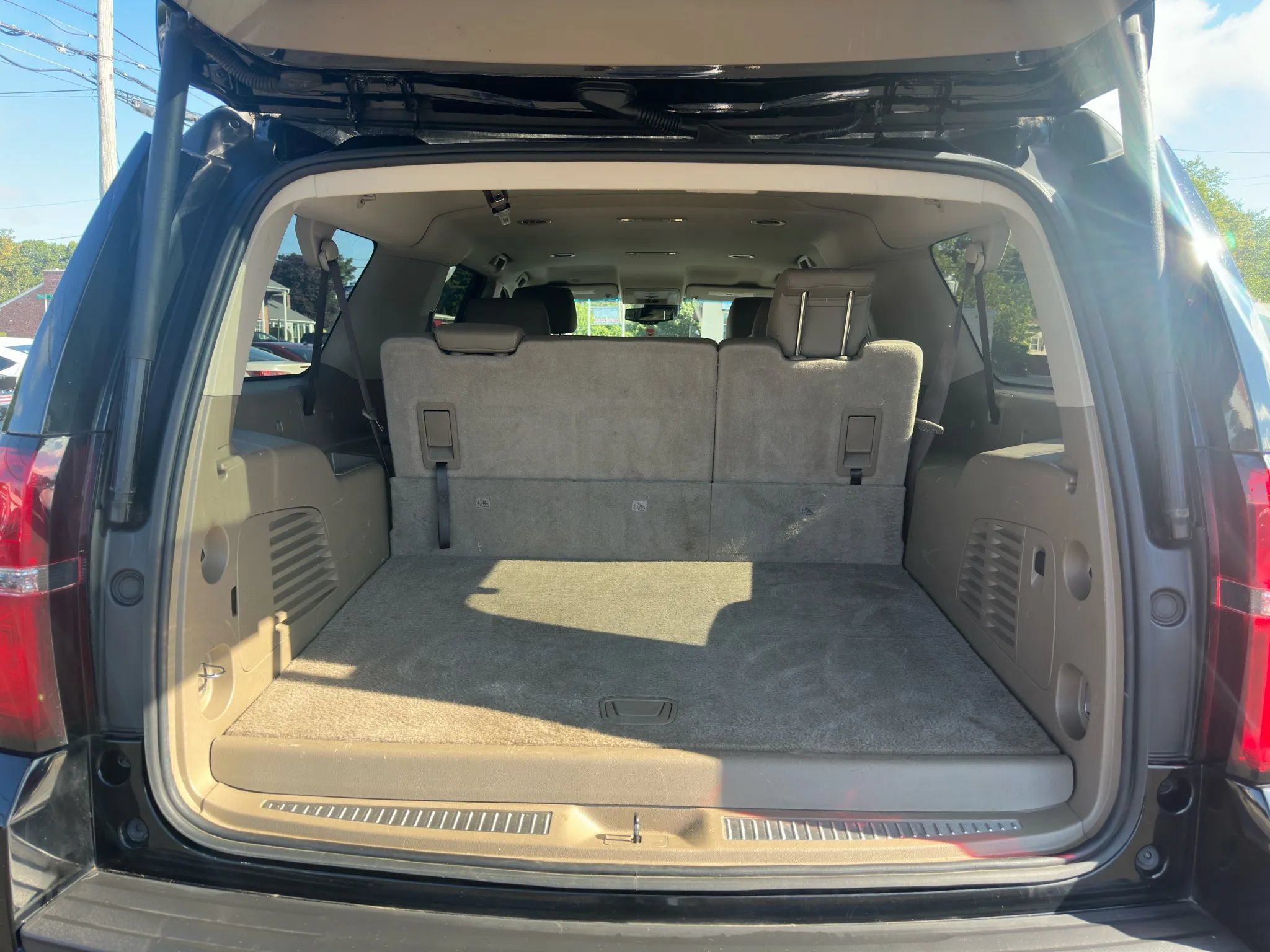 Used 2019 Chevrolet Suburban LT AWD/4WD image 6