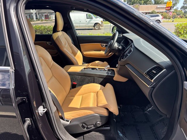 Certified 2023 Volvo XC90 B6 Ultimate w/ Protection Package Premier AWD/4WD image 15