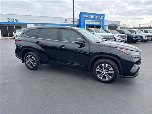 Used 2021 Toyota Highlander XLE image 5