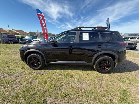 Used 2025 Nissan Rogue SV w/ Rock Creek Premium Package image 4