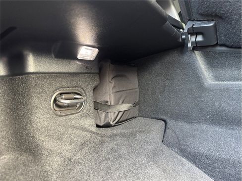 Used 2017 Jaguar F-TYPE R AWD/4WD image 39
