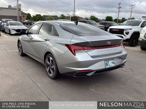 Used 2023 Hyundai Elantra Limited image 8