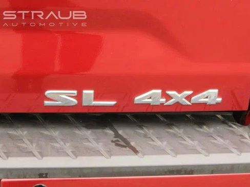 Used 2018 Nissan Titan SL AWD/4WD image 13