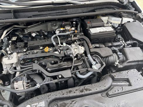 Used 2025 Toyota Corolla LE image 30