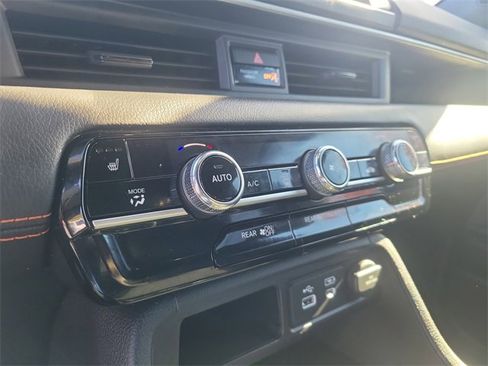 Used 2025 Honda Pilot Sport image 28