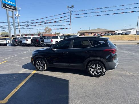 Used 2022 Kia Seltos EX AWD/4WD image 8