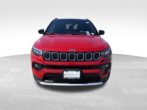 Used 2023 Jeep Compass Limited AWD/4WD image 2