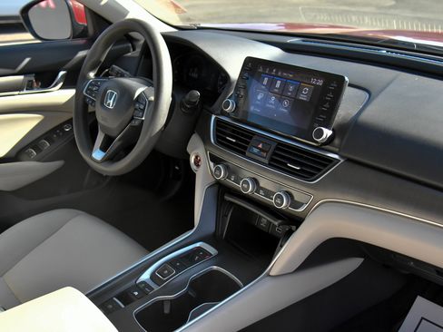 Used 2021 Honda Accord Hybrid image 41