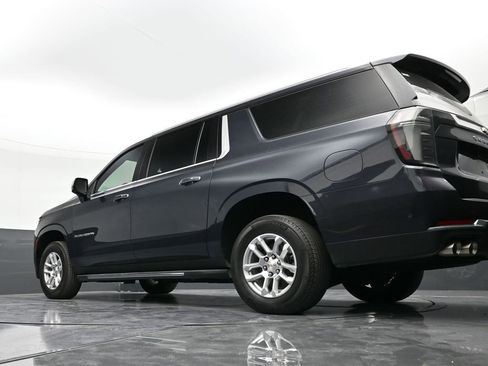 Certified 2025 Chevrolet Suburban Premier image 22