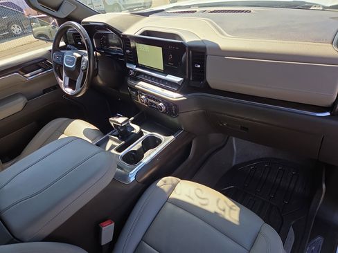 Used 2024 GMC Sierra 1500 SLT w/ SLT Premium Plus Package AWD/4WD image 17