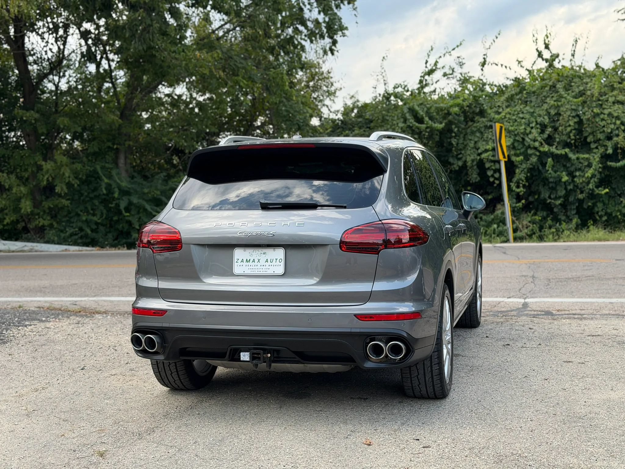 Used 2016 Porsche Cayenne S AWD/4WD image 10