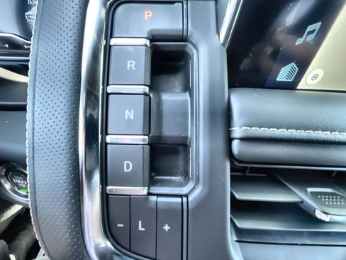Used 2024 Chevrolet Tahoe Premier RWD image 16