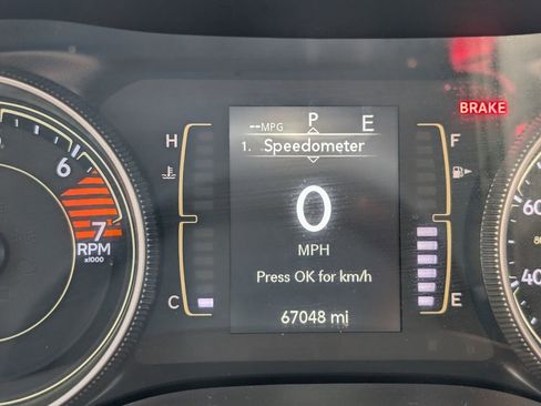 Used 2019 Jeep Cherokee Latitude Plus w/ Comfort/Convenience Group FWD image 20