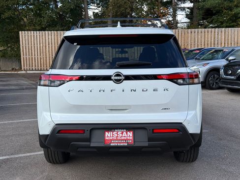 New 2025 Nissan Pathfinder SV image 7