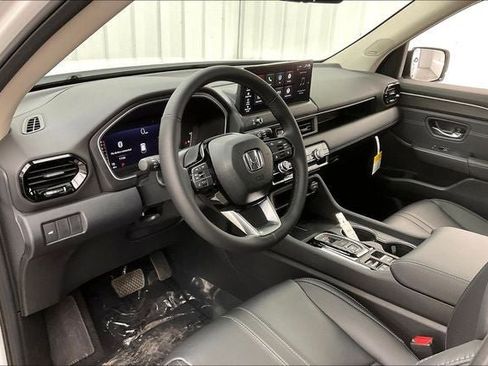 New 2026 Honda Pilot Touring image 8