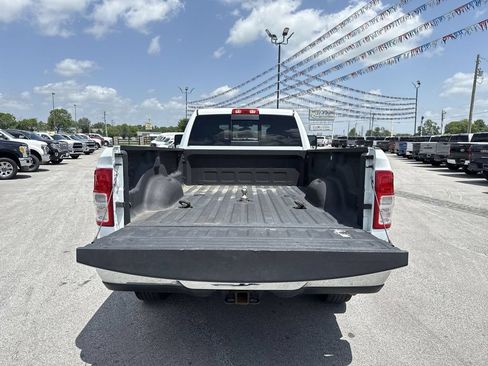 Used 2024 RAM 3500 Tradesman w/ Chrome Appearance Group AWD/4WD image 17