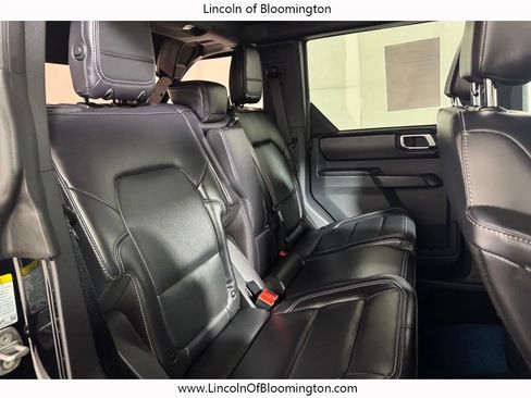 Used 2025 Ford Bronco Outer Banks AWD/4WD image 13