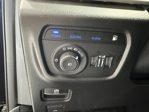 Used 2024 Jeep Grand Cherokee Trailhawk w/ Advanced Protech Group II AWD/4WD image 17