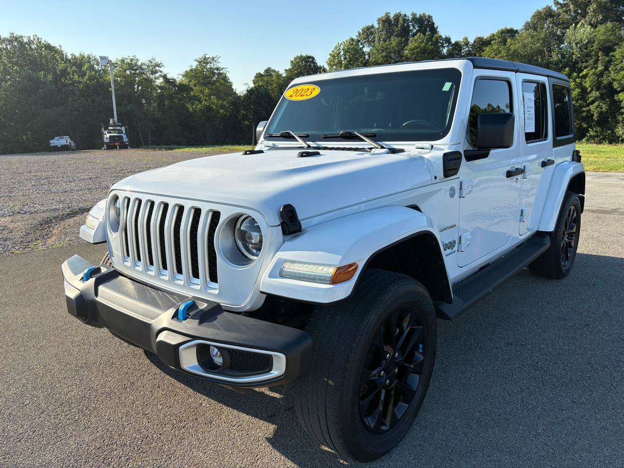 Used 2023 Jeep Wrangler Unlimited Sahara w/ Cold Weather Group AWD/4WD image 7