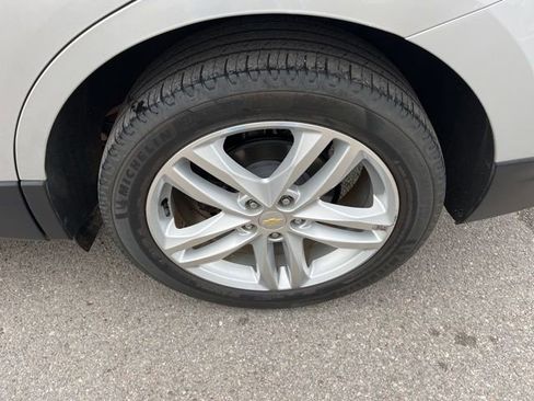 Used 2021 Chevrolet Equinox Premier image 18
