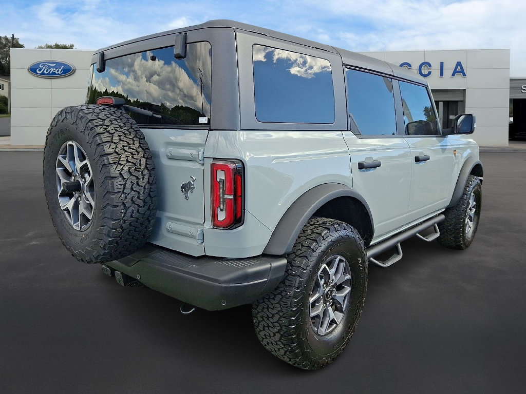 Certified 2023 Ford Bronco Badlands AWD/4WD image 4