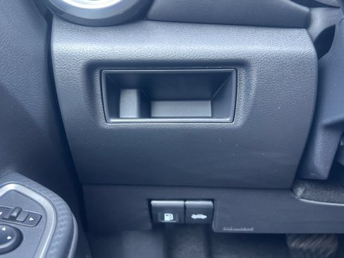 Certified 2024 Nissan Versa SR w/ Trunk Package FWD image 15