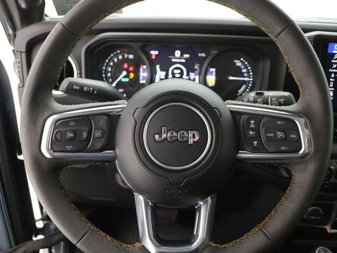 Used 2024 Jeep Wrangler Unlimited Sahara w/ Technology Group image 20