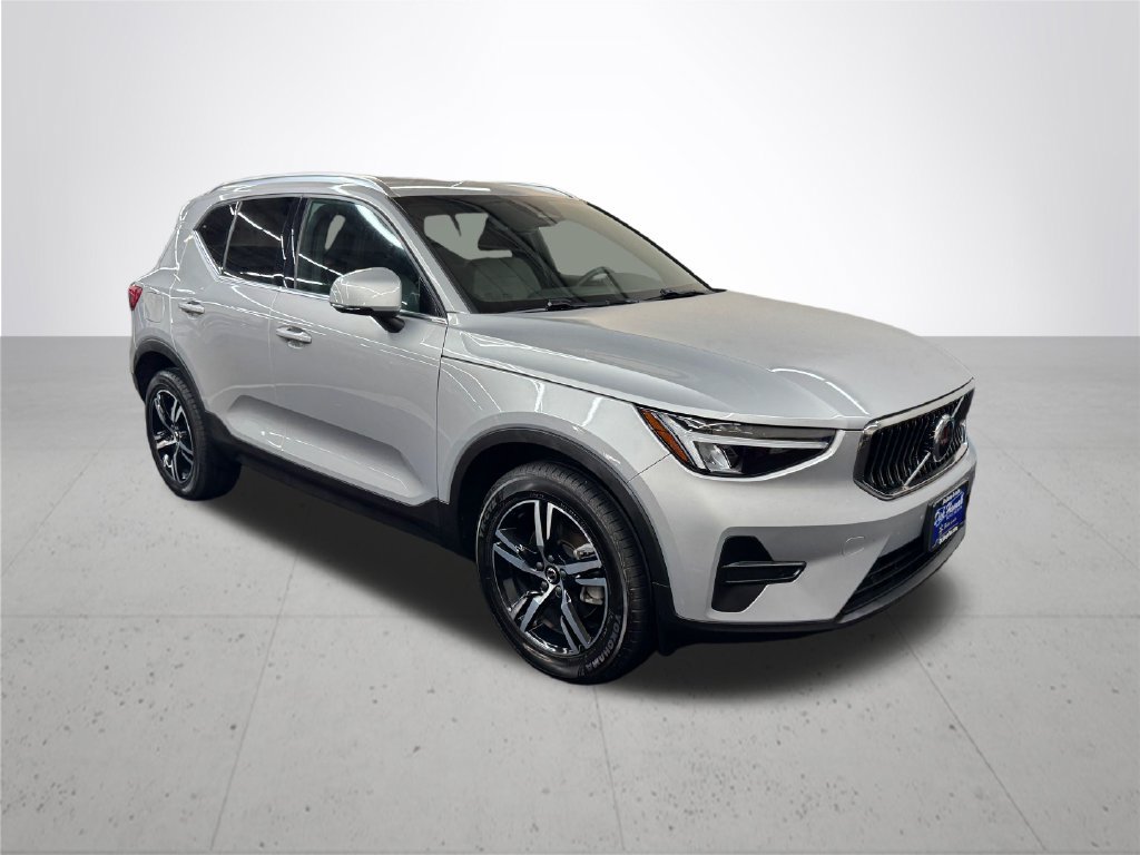Used 2024 Volvo XC40 B5 Core AWD/4WD image 10