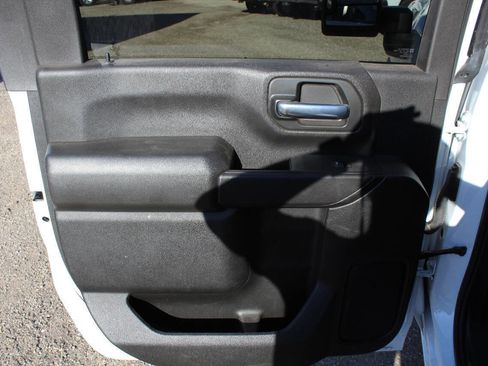 Used 2023 Chevrolet Silverado 2500 LT w/ Convenience Package image 9