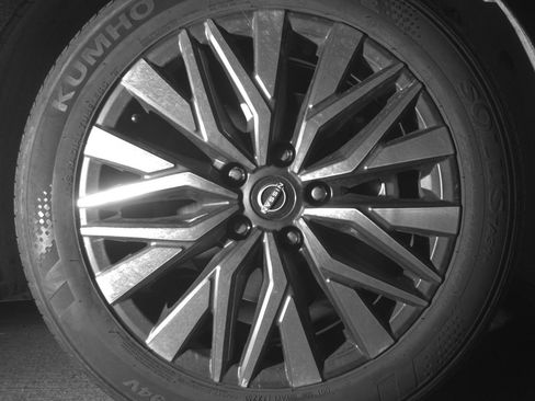 Used 2025 Nissan Altima 2.5 SV image 13