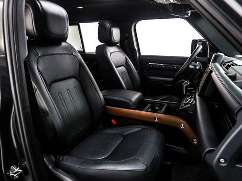 Used 2024 Land Rover Defender 110 X image 7