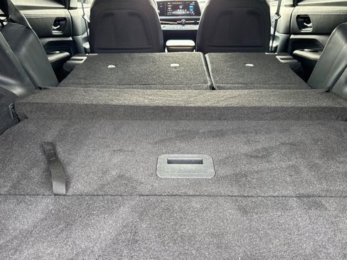 Certified 2024 Nissan Ariya FWD image 17